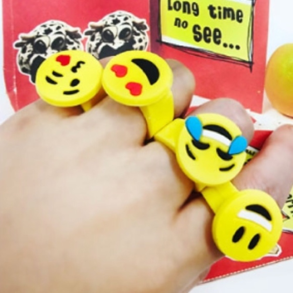 Bundle of 30 Silicon Kid Emoji Rings